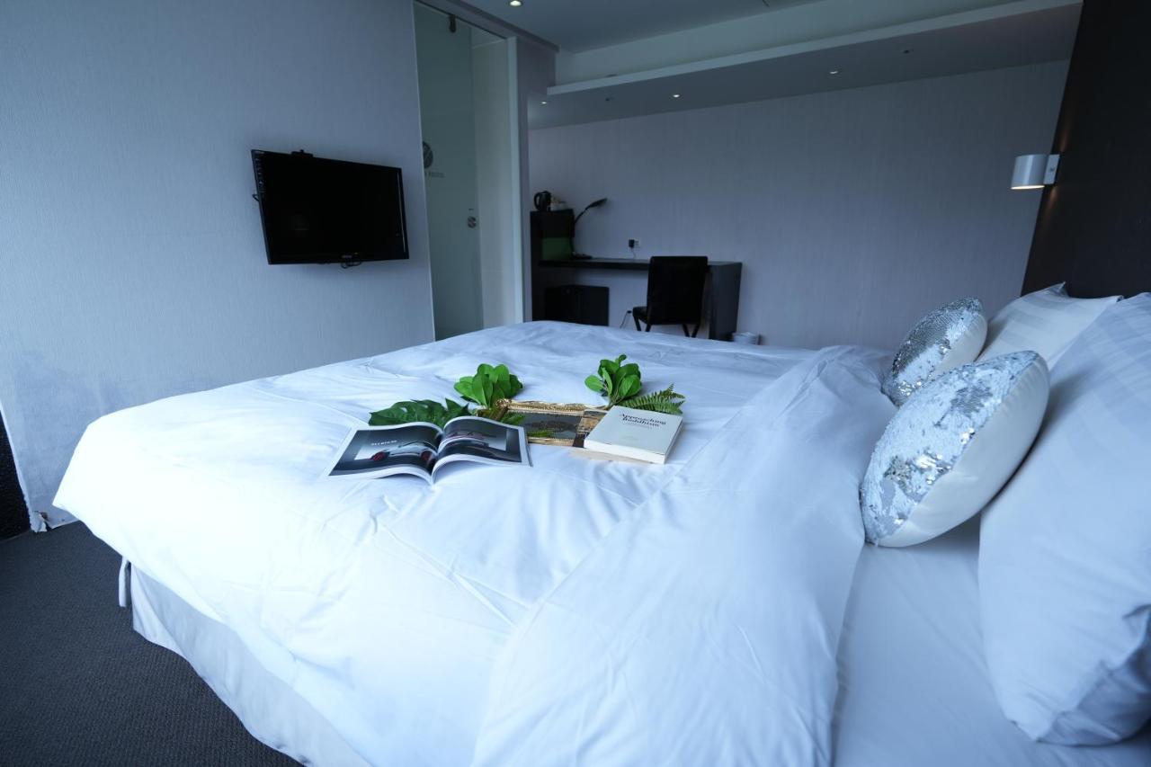 Myhotels 14 The Top One Taipei Bagian luar foto